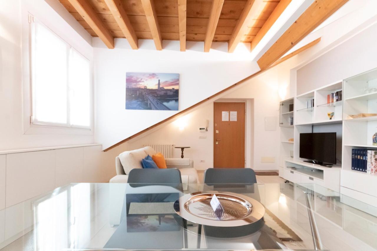 Mansarda Cola Apartment Milan Luaran gambar