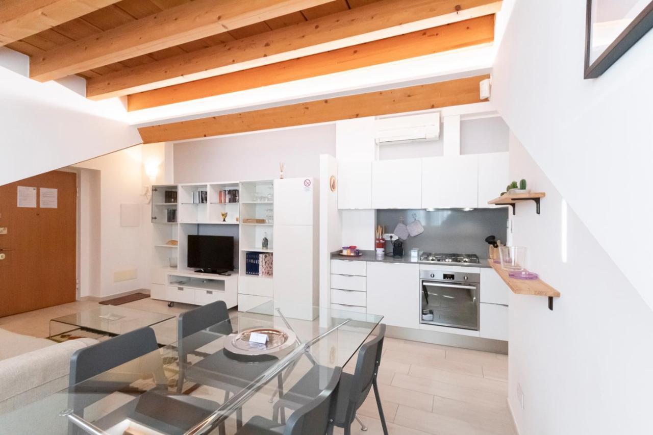 Mansarda Cola Apartment Milan Luaran gambar